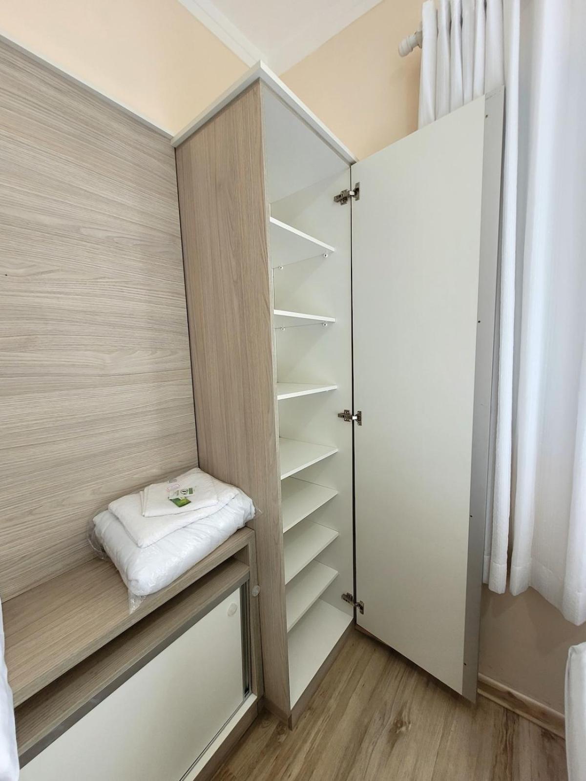 Grande Apt No Centro C/ Cozinha Completa Varanda Poços de Caldas Buitenkant foto